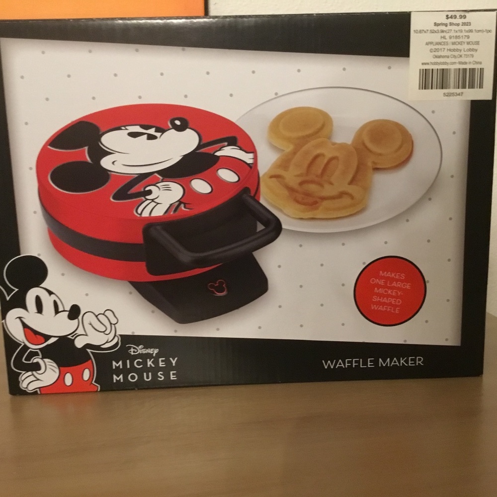NEW, DISNEY MICKEY MOUSE WAFFLE MAKER - Picture 2 of 3